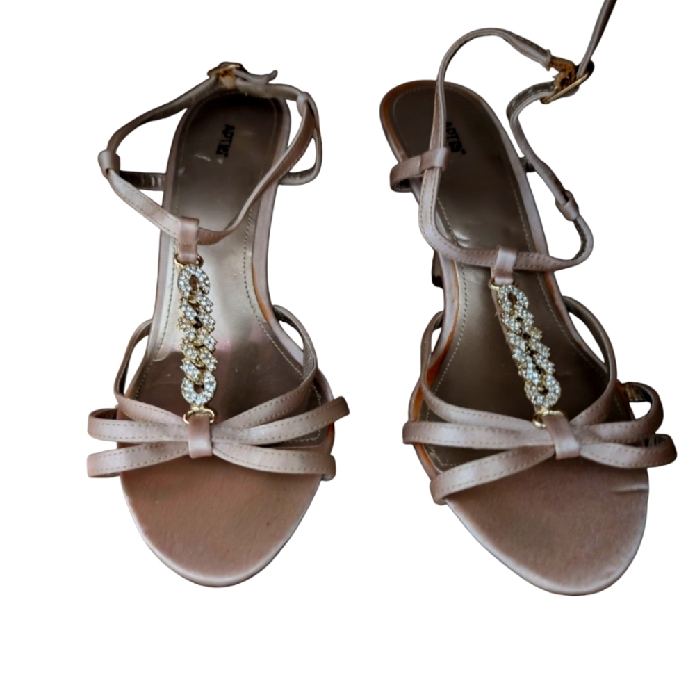 Apt. 9 Tan Strappy Sandals for Dressy Occasions